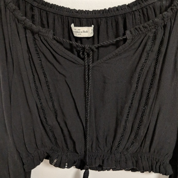Abercrombie and Fitch cold shoulder boho crop top - Picture 2 of 4
